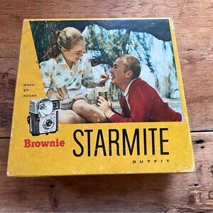 VINTAGE KODAK BROWNIE  STARMITE 127 FILM CAMERA